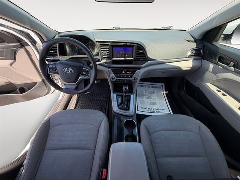 Used 2017 Hyundai Elantra SE FWD image 11