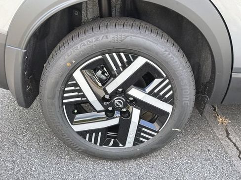 New 2026 Nissan Kicks SV w/ SV Premium Package FWD image 19
