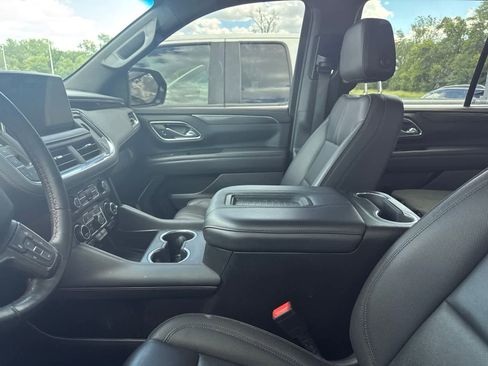 Used 2022 Chevrolet Tahoe RST w/ Luxury Package AWD/4WD image 32