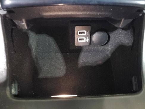 Used 2017 Lincoln Continental Select w/ Climate Package image 19