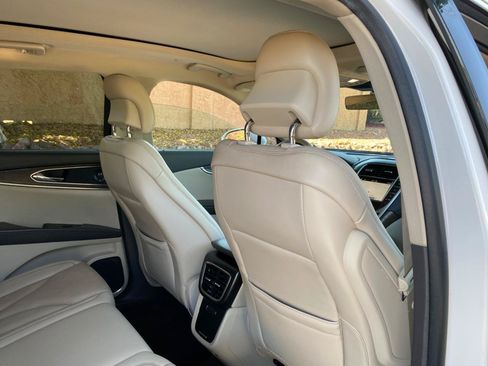Used 2019 Lincoln Nautilus Reserve FWD image 40
