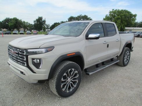 New 2026 GMC Canyon Denali AWD/4WD image 10