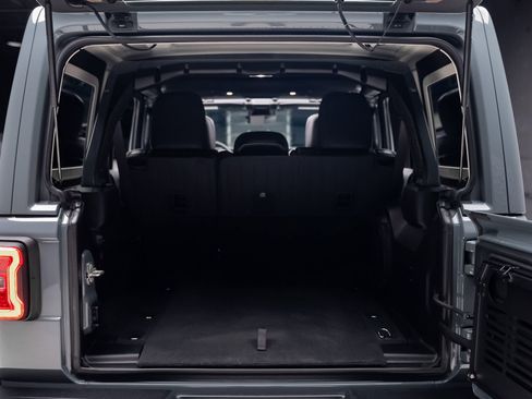 Used 2024 Jeep Wrangler Unlimited Rubicon 392 image 78