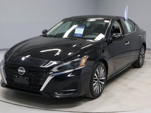 Certified 2023 Nissan Altima 2.5 SV image 6