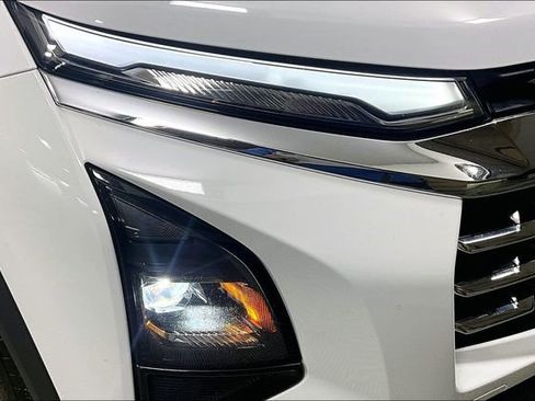 Used 2025 Chevrolet Equinox LT FWD image 26