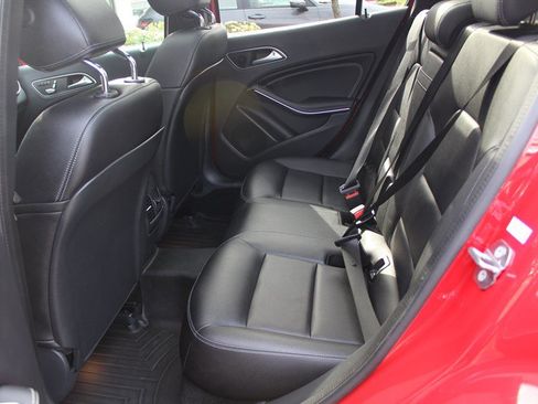 Used 2018 Mercedes-Benz GLA 250 4MATIC image 21
