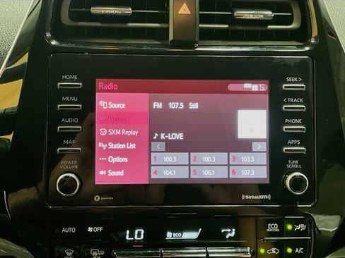 Used 2022 Toyota Prius FWD image 15