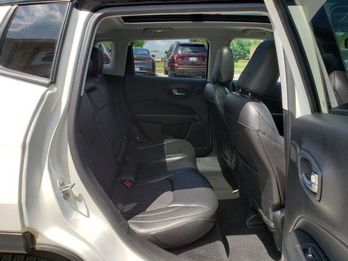 Used 2018 Jeep Compass Latitude AWD/4WD image 17