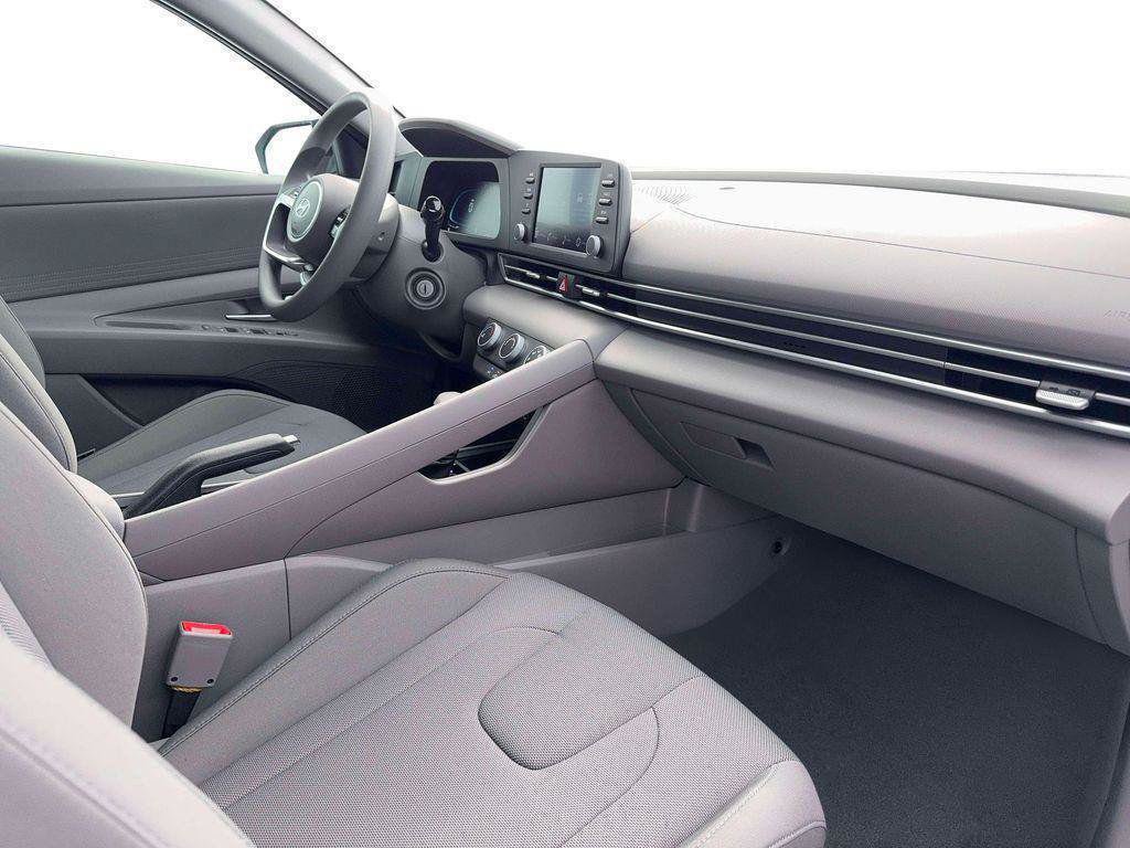 New 2026 Hyundai Elantra SE FWD image 15