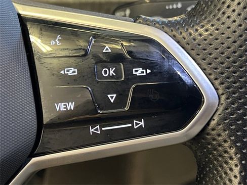 Certified 2023 Volkswagen Tiguan SE R-Line image 21