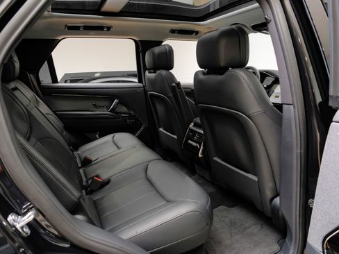 Used 2024 Land Rover Range Rover Sport SE AWD/4WD image 37