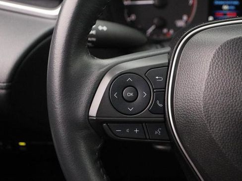 Certified 2024 Toyota Corolla Cross LE image 11