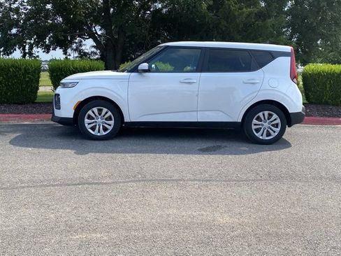 Used 2021 Kia Soul LX FWD image 10