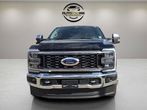 Used 2023 Ford F350 Lariat w/ Lariat Ultimate Package image 2