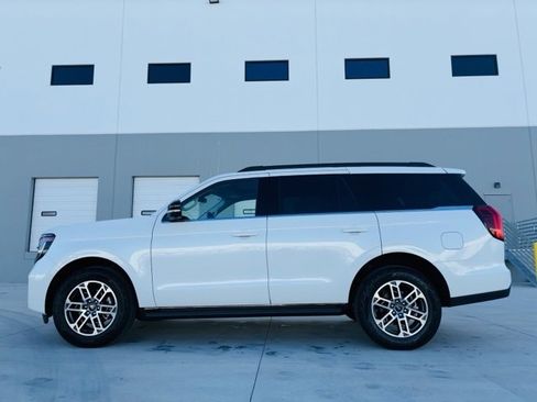 New 2025 Ford Expedition Active image 2