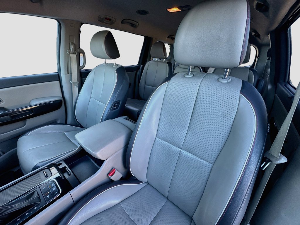 Used 2018 Kia Sedona SX FWD image 19
