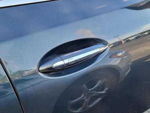 Used 2021 Buick Enclave Essence image 10