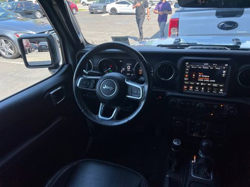Used 2023 Jeep Wrangler Sahara w/ Cold Weather Group AWD/4WD image 23