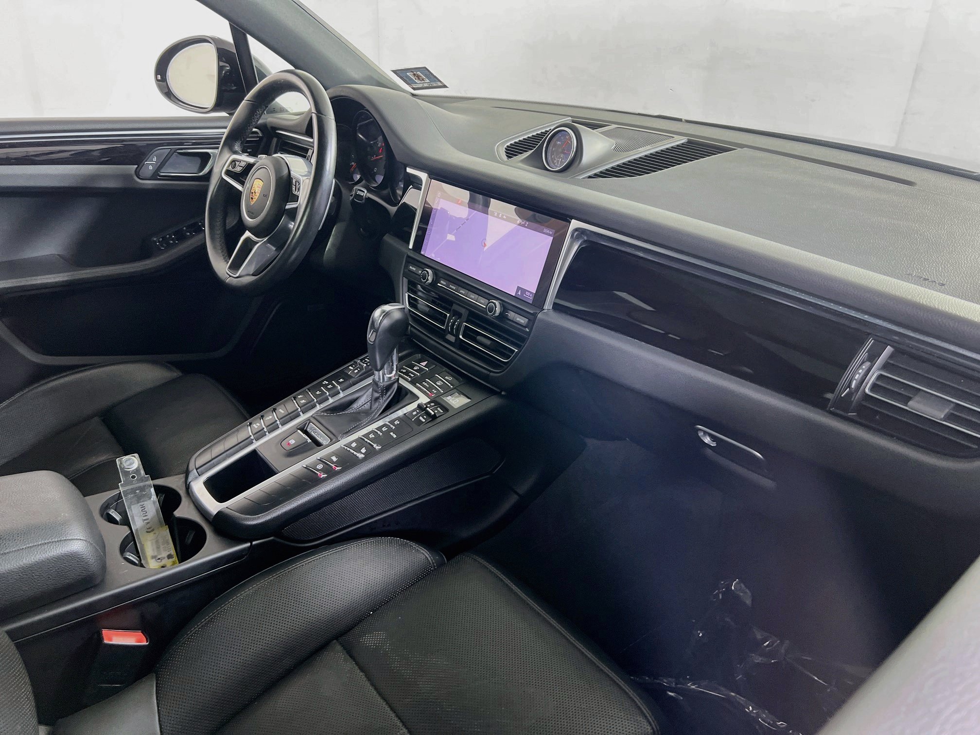 Used 2020 Porsche Macan AWD/4WD image 29
