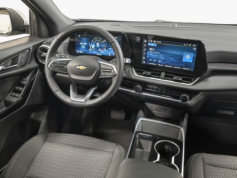 Used 2025 Chevrolet Equinox LT w/ Safety and Technology Package FWD image 27
