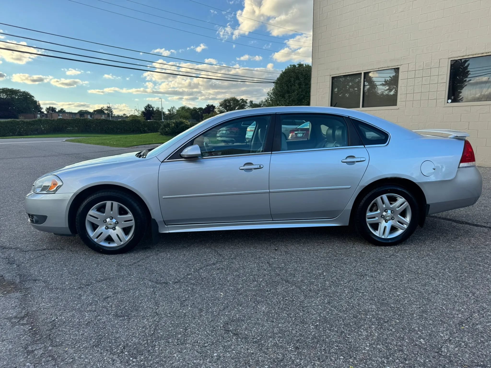 Used 2011 Chevrolet Impala LT w/ Luxury Edition Package FWD image 5