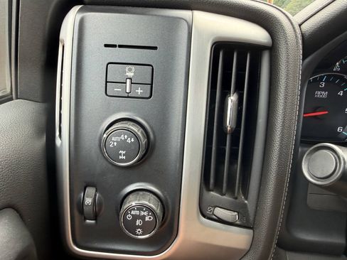 Used 2018 GMC Sierra 1500 SLE w/ SLE Value Package AWD/4WD image 14