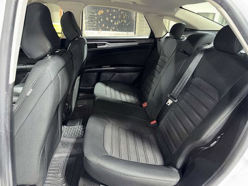 Used 2020 Ford Fusion SE image 17