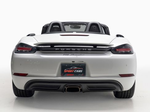Used 2022 Porsche 718 Boxster RWD image 9
