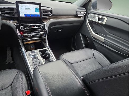 Used 2023 Ford Explorer Limited image 13