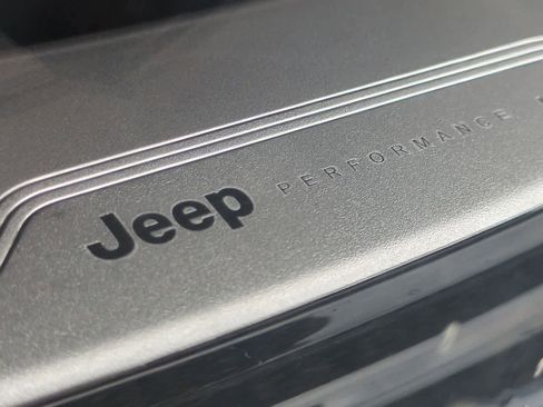 Used 2023 Jeep Wagoneer image 12