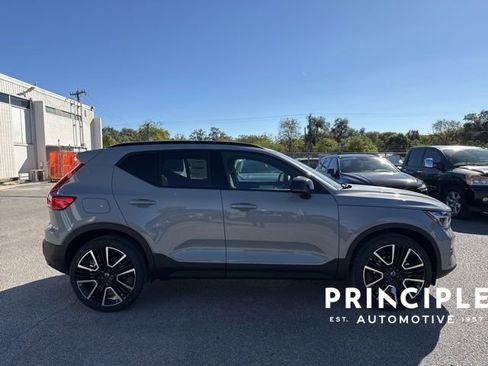 New 2026 Volvo XC40 B5 Ultra AWD/4WD image 5
