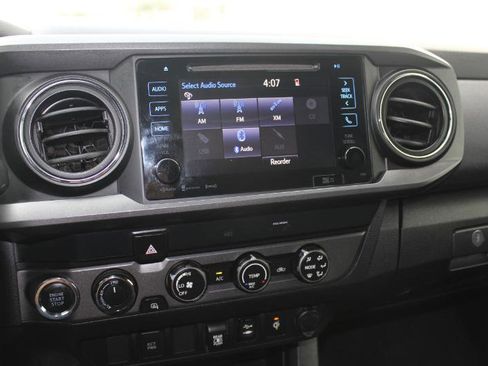 Used 2019 Toyota Tacoma TRD Off-Road image 24