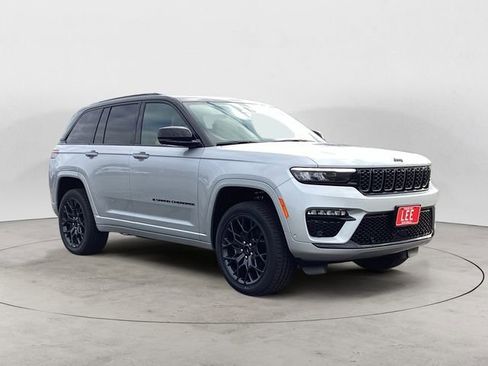 New 2025 Jeep Grand Cherokee Summit w/ Adv Protech Group IV image 8