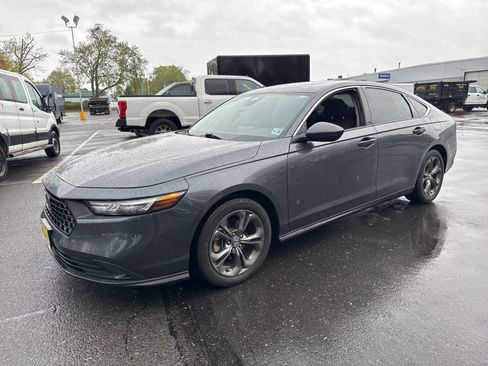 Used 2023 Honda Accord EX image 9