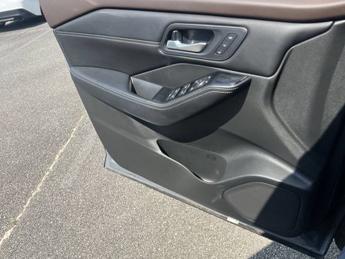 Certified 2023 Nissan Rogue SL FWD image 14