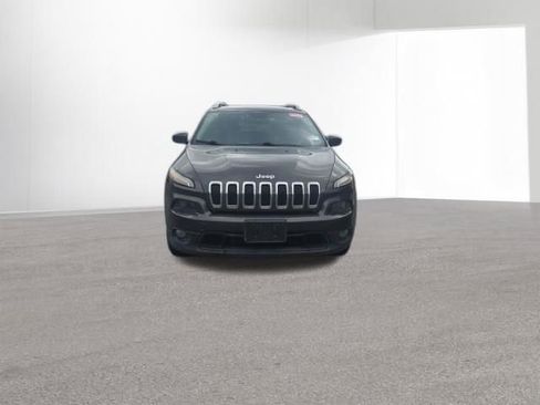 Used 2015 Jeep Cherokee Latitude w/ Comfort/Convenience Group AWD/4WD image 9