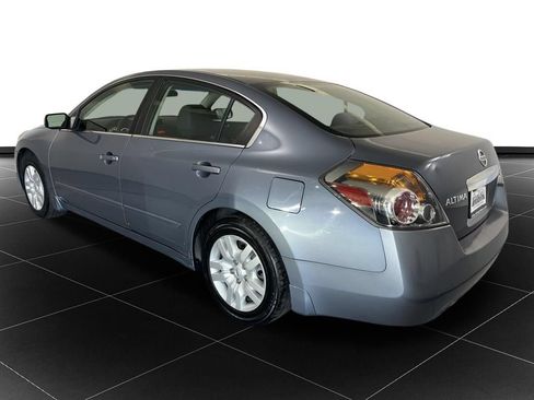 Used 2010 Nissan Altima 2.5 S FWD image 3