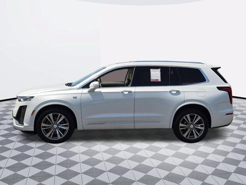 Certified 2024 Cadillac XT6 Premium Luxury AWD/4WD image 4
