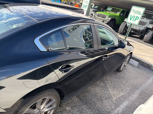 Used 2021 MAZDA MAZDA3 s image 6