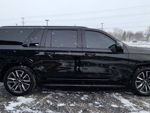 Used 2023 Cadillac Escalade ESV Sport Platinum w/ LPO, ONYX Package AWD/4WD image 16