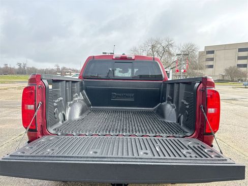 Used 2020 Chevrolet Colorado LT w/ Safety Package image 34