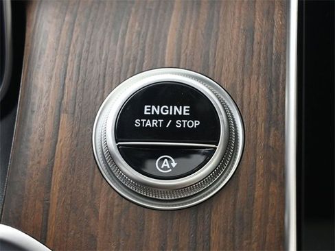 New 2025 Mercedes-Benz GLC 300 image 32