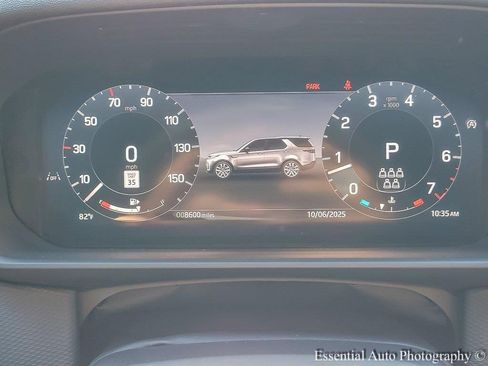 Used 2024 Land Rover Discovery Dynamic SE image 15