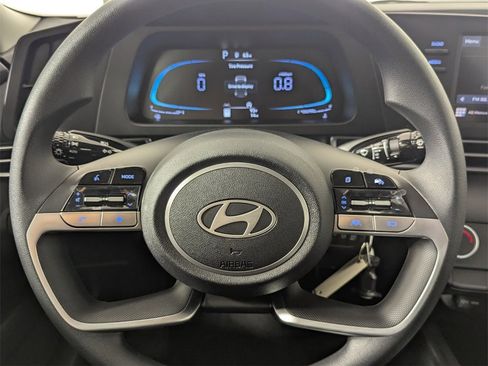 New 2025 Hyundai Elantra SE image 17