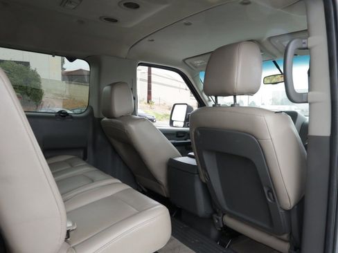 Used 2016 Nissan NV 3500 SL image 23