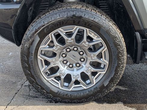 Used 2024 GMC Hummer EV 3X w/ LPO, Cargo Utility Package image 16