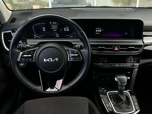 Used 2025 Kia Seltos S image 12