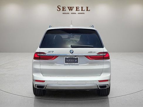 Used 2021 BMW X7 xDrive40i w/ Premium Package 2 AWD/4WD image 4
