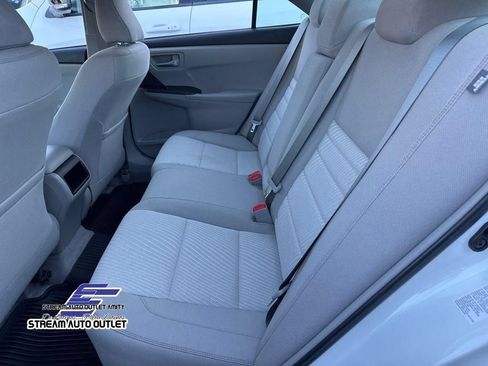 Used 2017 Toyota Camry LE FWD image 30