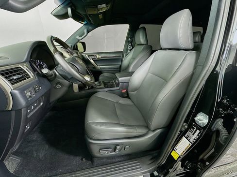 Used 2020 Lexus GX 460 Premium w/ Premium Package image 19